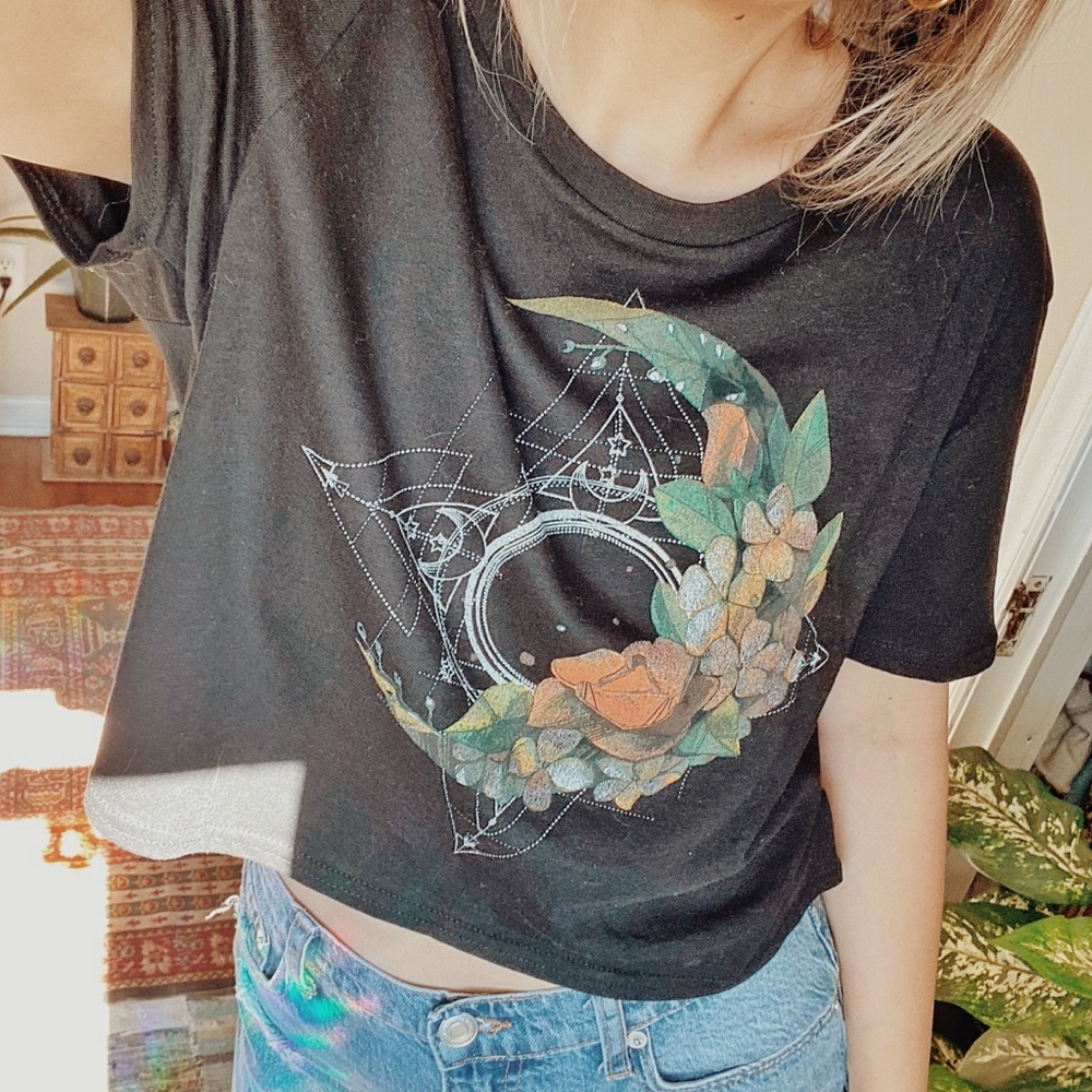 Black Moon Crop Top Tee